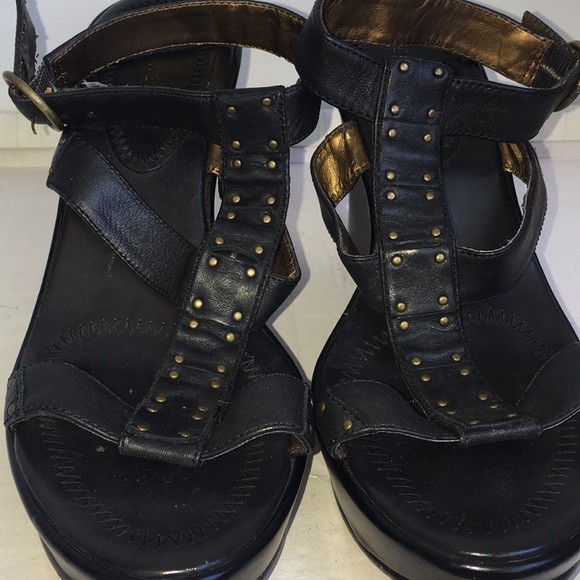 NINE WEST WEDGE HEELS WITH BRONZE STUDS - Picture 4 of 8